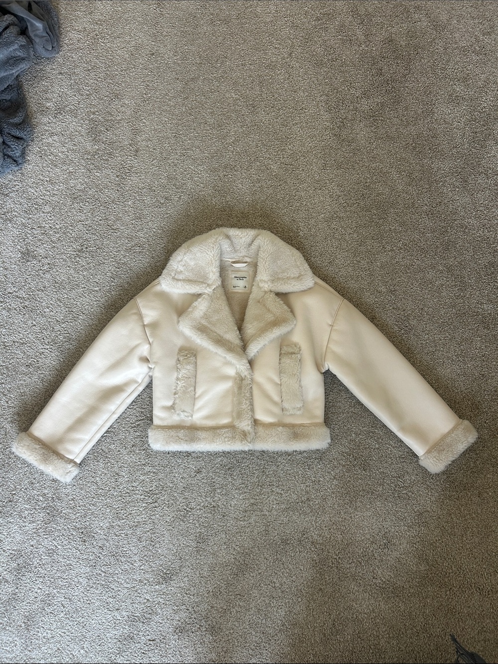 Abercrombie & Fitch Cream Faux-Shearling Cropped leather Jacket